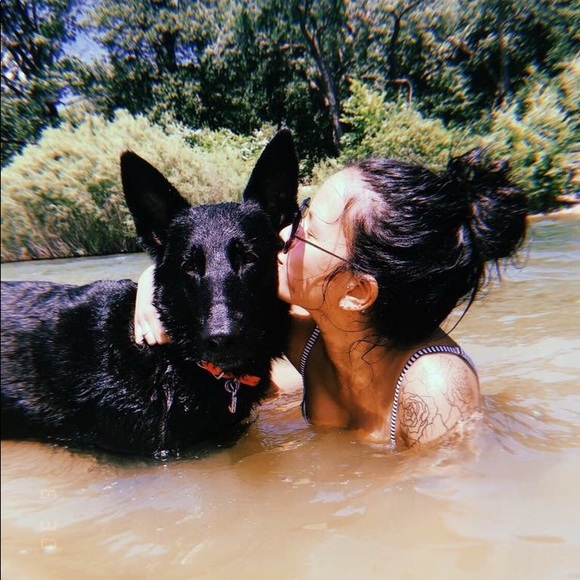 Meet your Posher, Erika ⭐️ - Picture 2 of 5